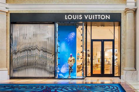 outlet Louis Vuitton online store